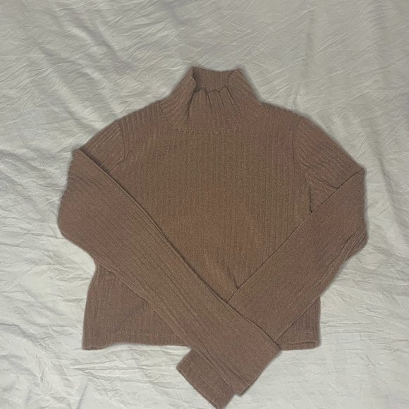 SOLD - Wilfred Free Cropped Turtle Neck - Picture 2 of 3